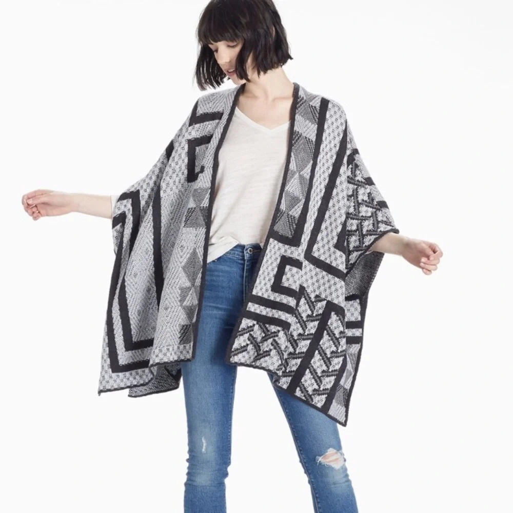 NWT Lucky Brand Intarsia Poncho - Picture 3 of 4